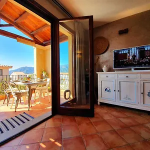 Spazioso Con Terrazza A Due Passi Dal Centro Casa vacanze Villasimius